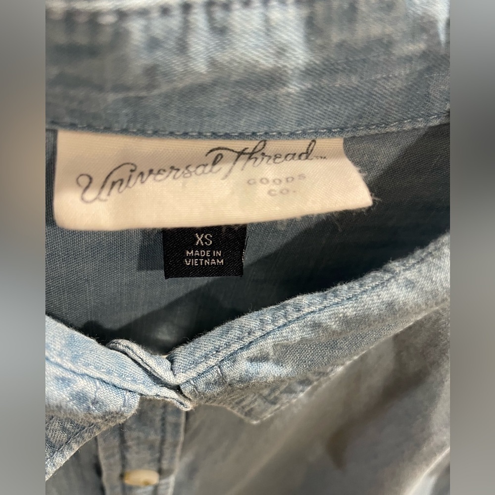 Universal Thread Light Blue Button Down Shirt - image 3